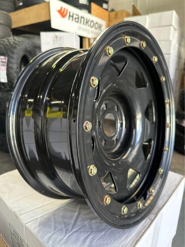 17x8 Imitation Bead lock Steel Rim 6x114.3 Gloss Black ET 0