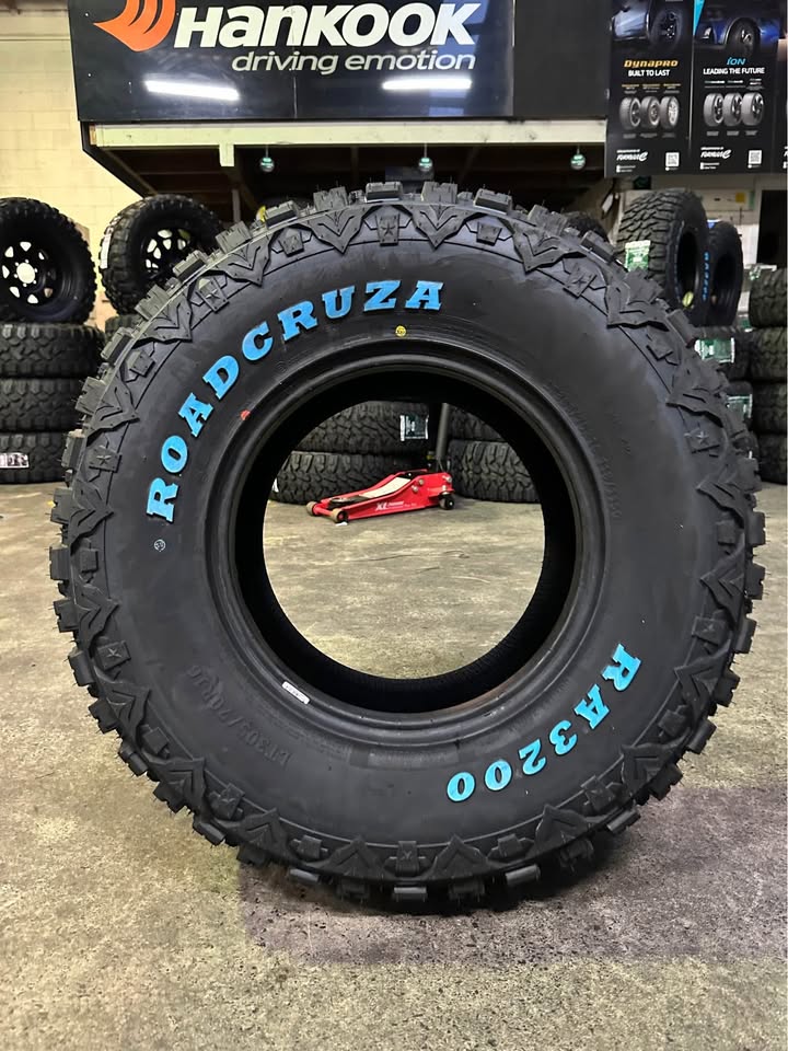 305/70/16 ROADCRUZA RA3200 MUD TYRE