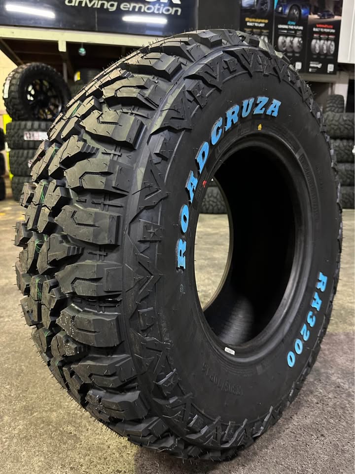 305/70/16 ROADCRUZA RA3200 MUD TYRE