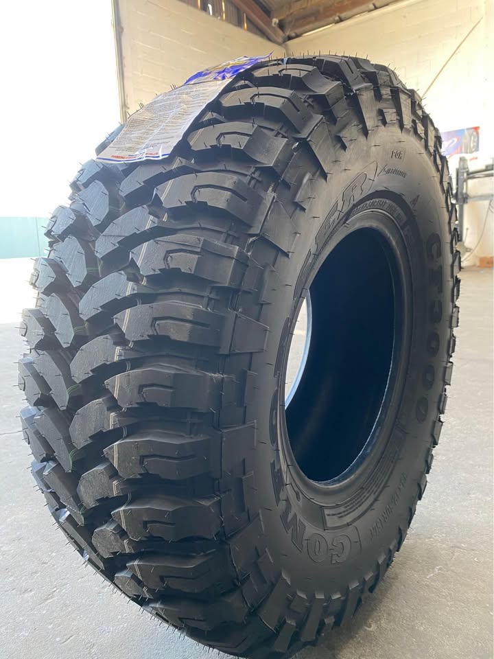 33X12.50R15 COMFORSER CF3000 LEFT SIDE TYRE- CLEARANCE