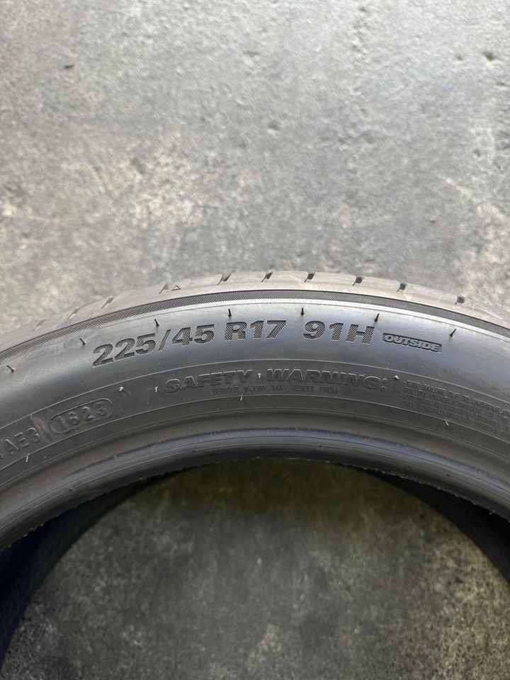 225/45R17 KUMHO ECSTA HS81 TYRE