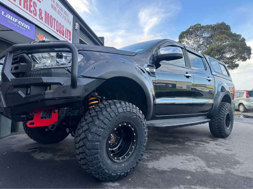 33x12.5R15 Sumaxx Mud Tyres & 15x10 Imitation Beadlock Steel Rims Combo Deal- Price Includes shipping to Mainfreight depot