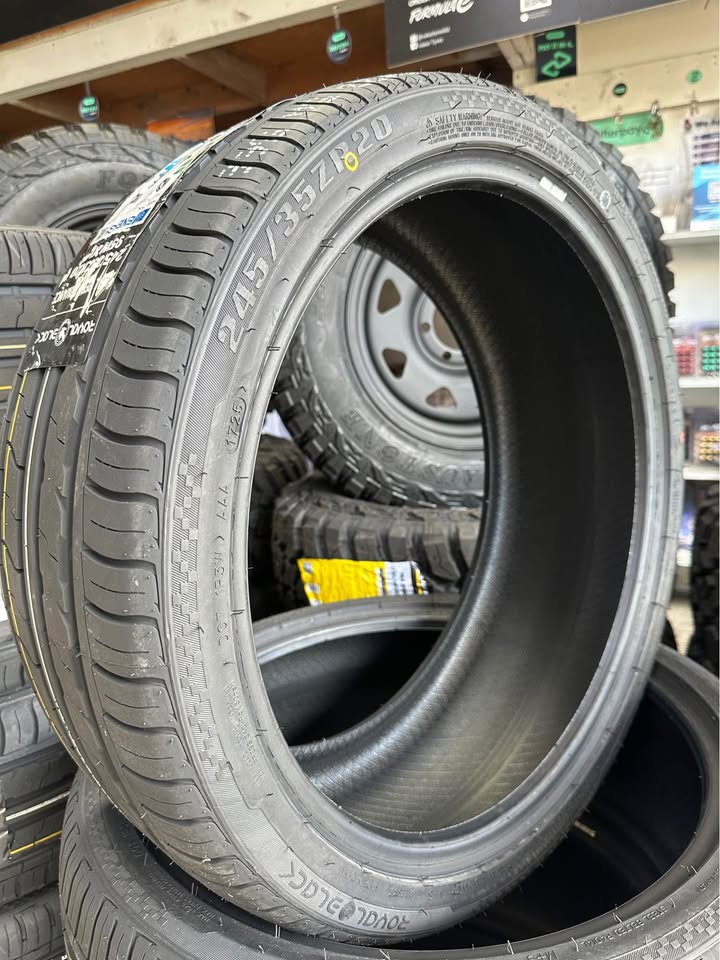 245/35R20 ROYAL BLACK ROYAL PERFORMANCE TYRE