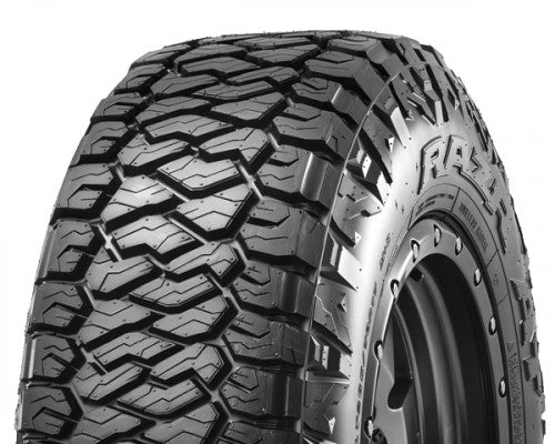 285/70R17 Maxxis AT811 Razr AT 117T Tyre